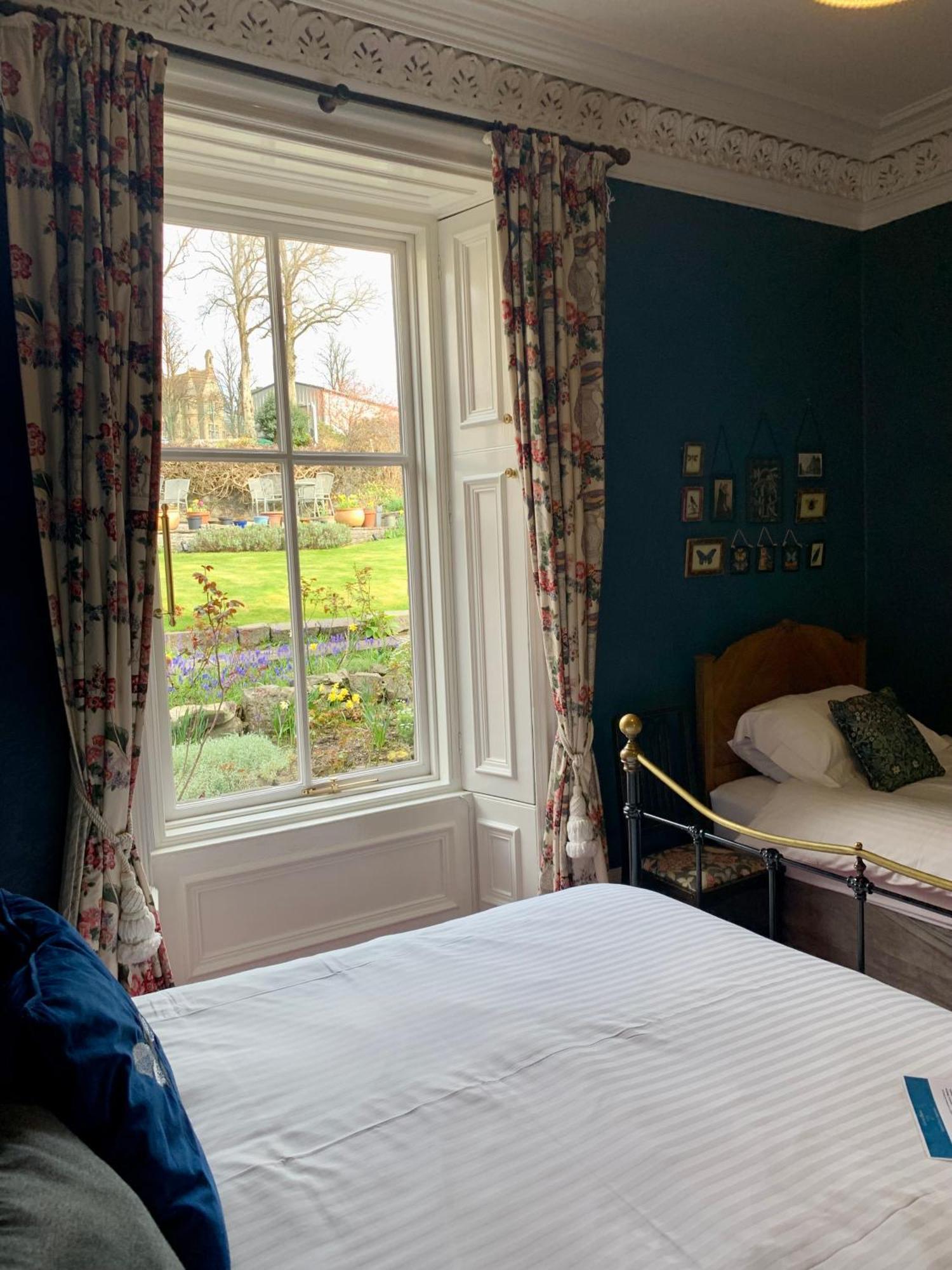 Leven House Bed And Breakfast Crieff Dış mekan fotoğraf